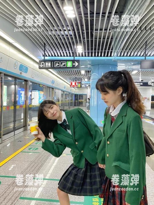17吃瓜 在“17吃瓜苹果版”,你肯定能找到昨日爆料的余温,整个无懈可击啊!