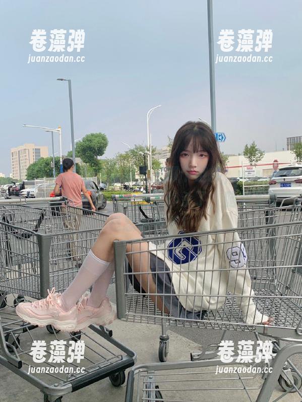 直接点进那个链接，www.丿丿51cg.fun就把我秒杀了，脑袋里全是忍俊不禁！