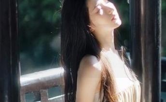下载51吃瓜苹果版，体验一下女友日常的反差风暴吧！