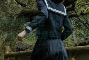 瘫坐在“61吃瓜中心”网站前，仿佛每个字都是精华，还真别有风味。