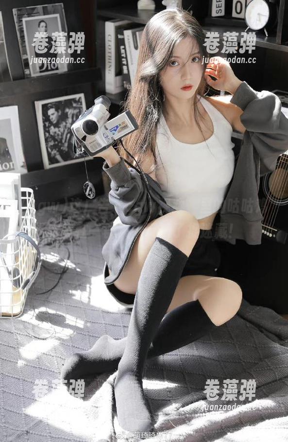 这广告“cgw视频”里的咕咕鸡，竟在一群人中玩起了捉迷藏！