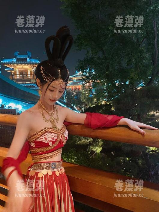 突然想起来，hl155.ccm的黑料更新号称“一夜之间”、“夜来风雨”，说的可真会！