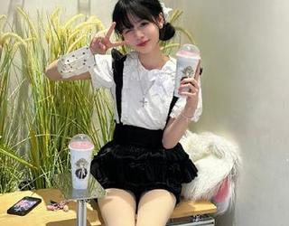 坑坑黑料人人有，网红的永久身份危机——今日吃瓜的演绎
