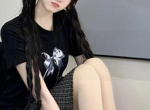 跟着“吃瓜不打烊”的链接，入股你的酸甜苦辣，瓜好乖的说～