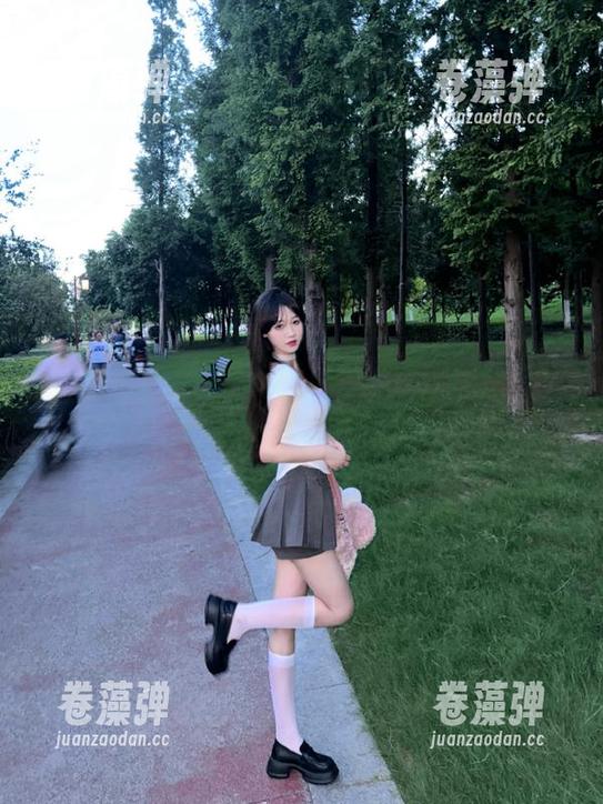 黑料不打烊 吃瓜的正确姿势!黑料不打烊app让你实时掌握今日的所有瓜。