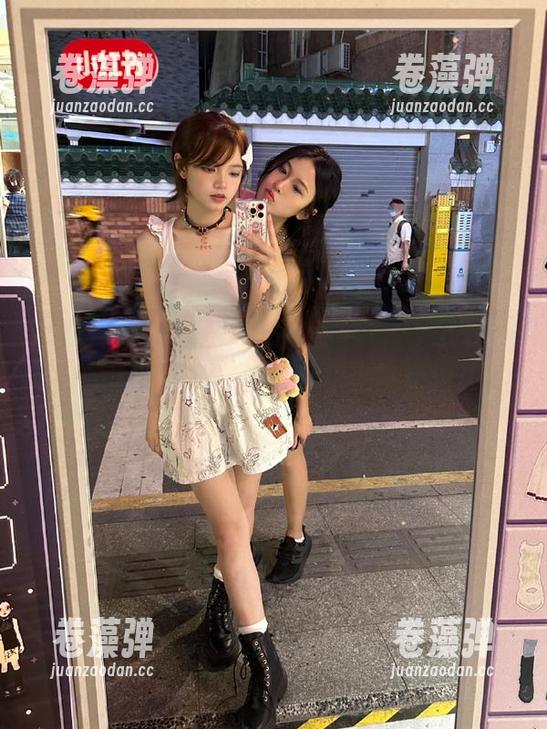 黑料专区 聊天时可以用“黑料专区”app来引入话题,绝对不低调的选择!