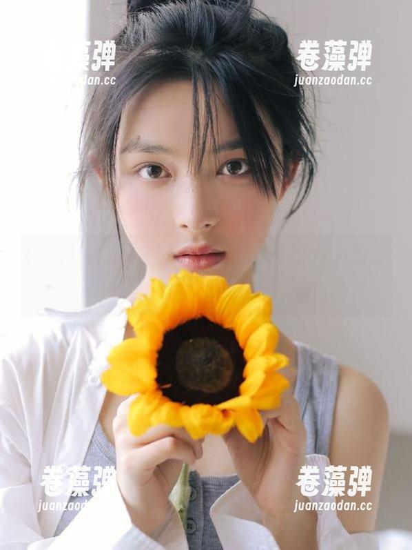 黑料社 摆脱无聊,点开黑料社app的链接,瓜事不断来!