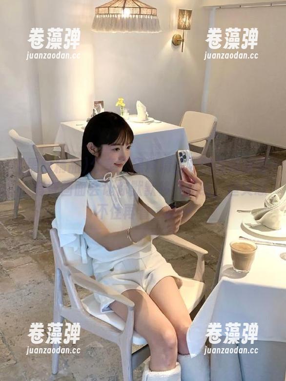 黑料精品 分享“黑料精品”的在线观看,有些画面会让你默默移开视线,但又忍不住再看一眼…