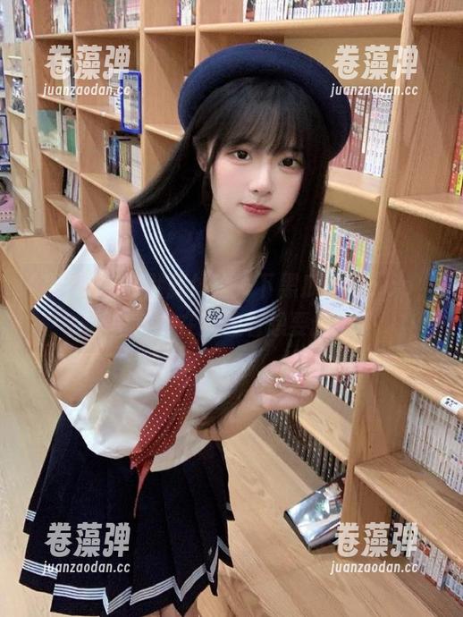 默默体验一下黑瓜吃料app，心里其实在狂想着想要的瓜！